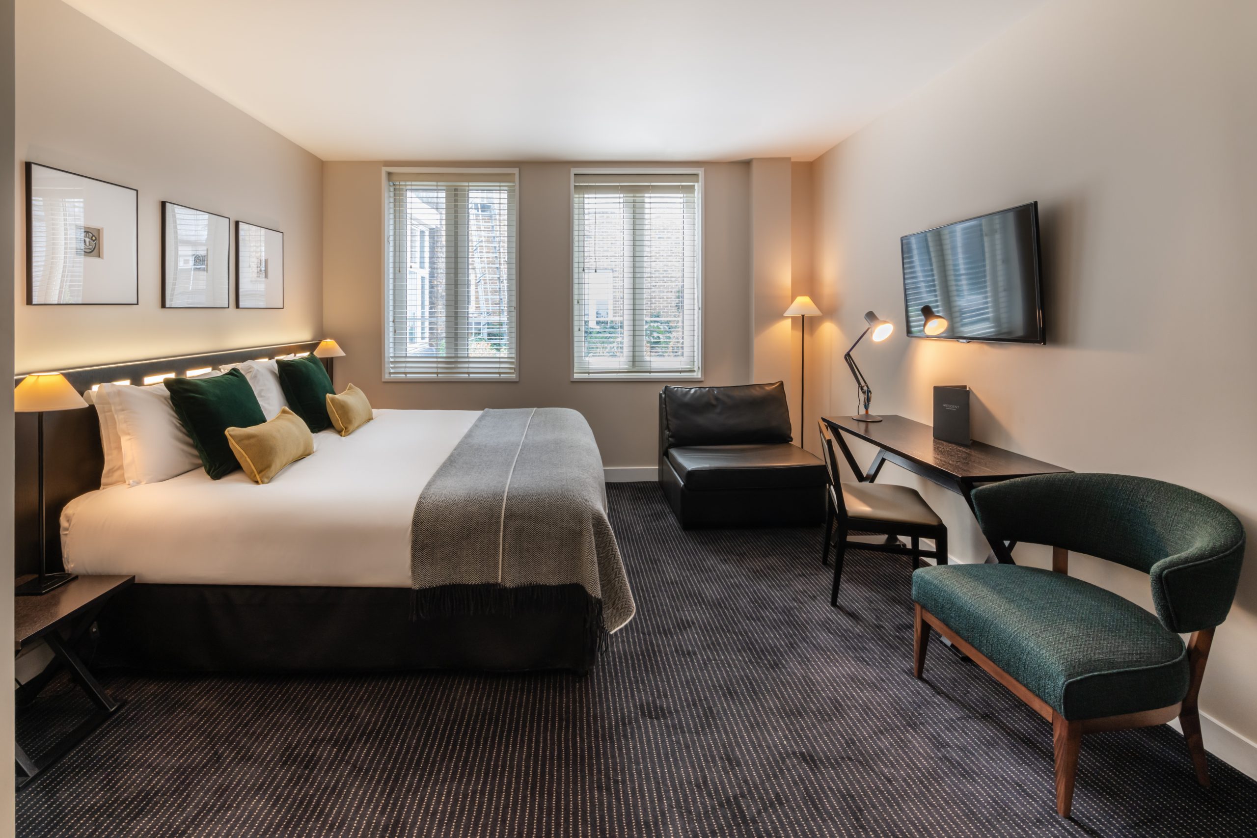 The Resident Soho, superior room